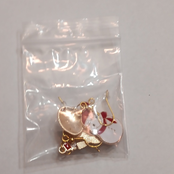 NWT Bundle of Two Pairs of Adorable Gold Dangling Christmas Earrings!! - Picture 4 of 4